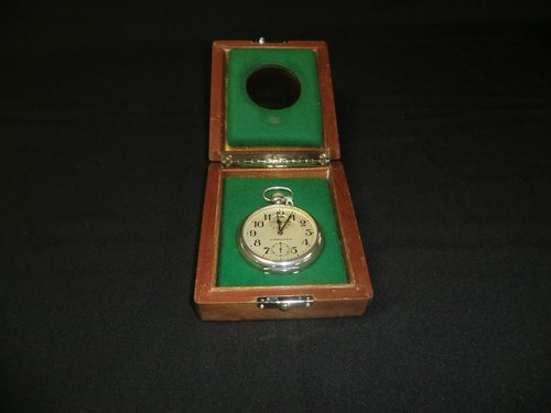 Chronometer US Navy Hamilton  22-21 Jewels ADJ. To temp + 6 Pos